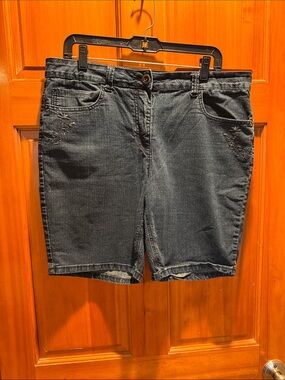 Vintage Carroll Reed Floral Embroidered Denim High Waisted Shorts Size 12